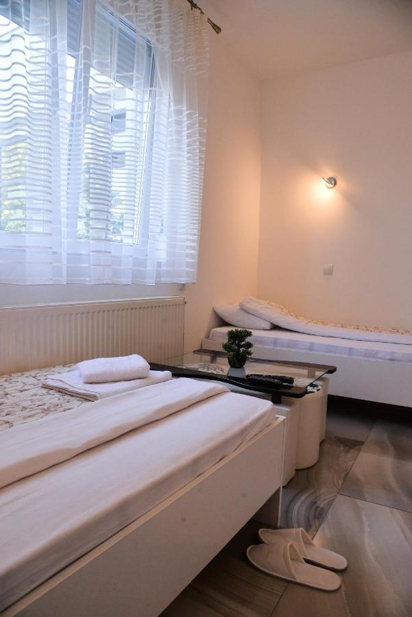 Mesecev Konak Bed & Breakfast Nis Exterior photo