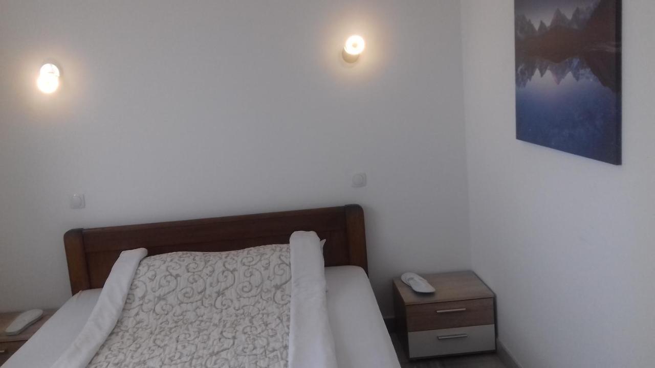 Mesecev Konak Bed & Breakfast Nis Exterior photo